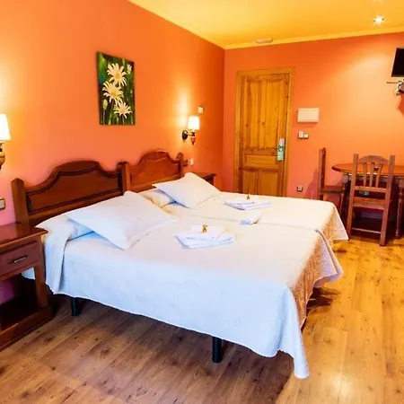 Hotell Pena Pandos 2*