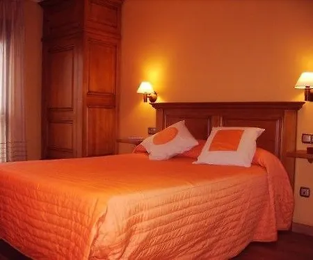 Pena Pandos Hotell 2*