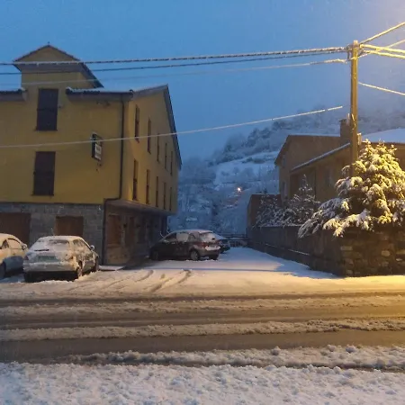 Hotell Pena Pandos 2*