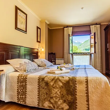 Hotel Pena Pandos 2*